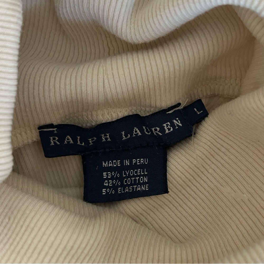 Vintage Ralph Lauren Ribbed Knit Turtleneck Sweater in Cream
Size: Large
EUC - Picture 10 of 10
